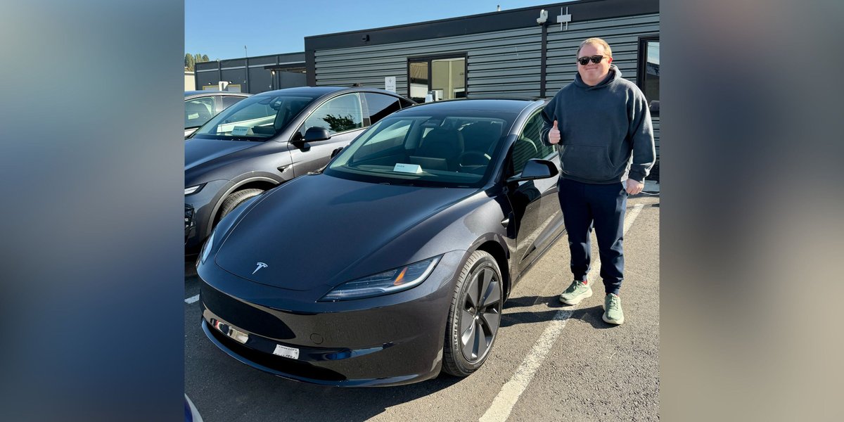 Tesla'mla 11,000 mil yol aldım, direksiyona hiç dokunmadım. FSD'siz bir otomobil almak istemiyorum.