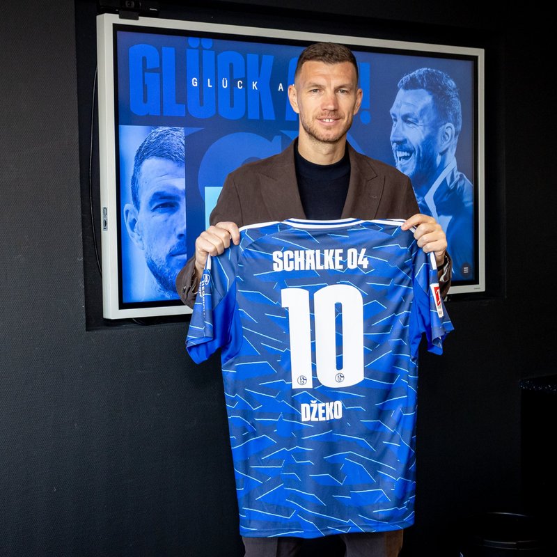 "Edin Dzeko, Schalke 04 Kulübüne Transfer Oldu!"