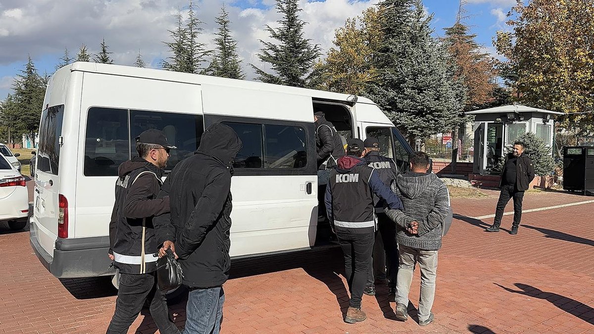 "Paravan şirketler aracılığıyla 328 milyon lira dolandırıcılık: 15 kişi gözaltına alındı"