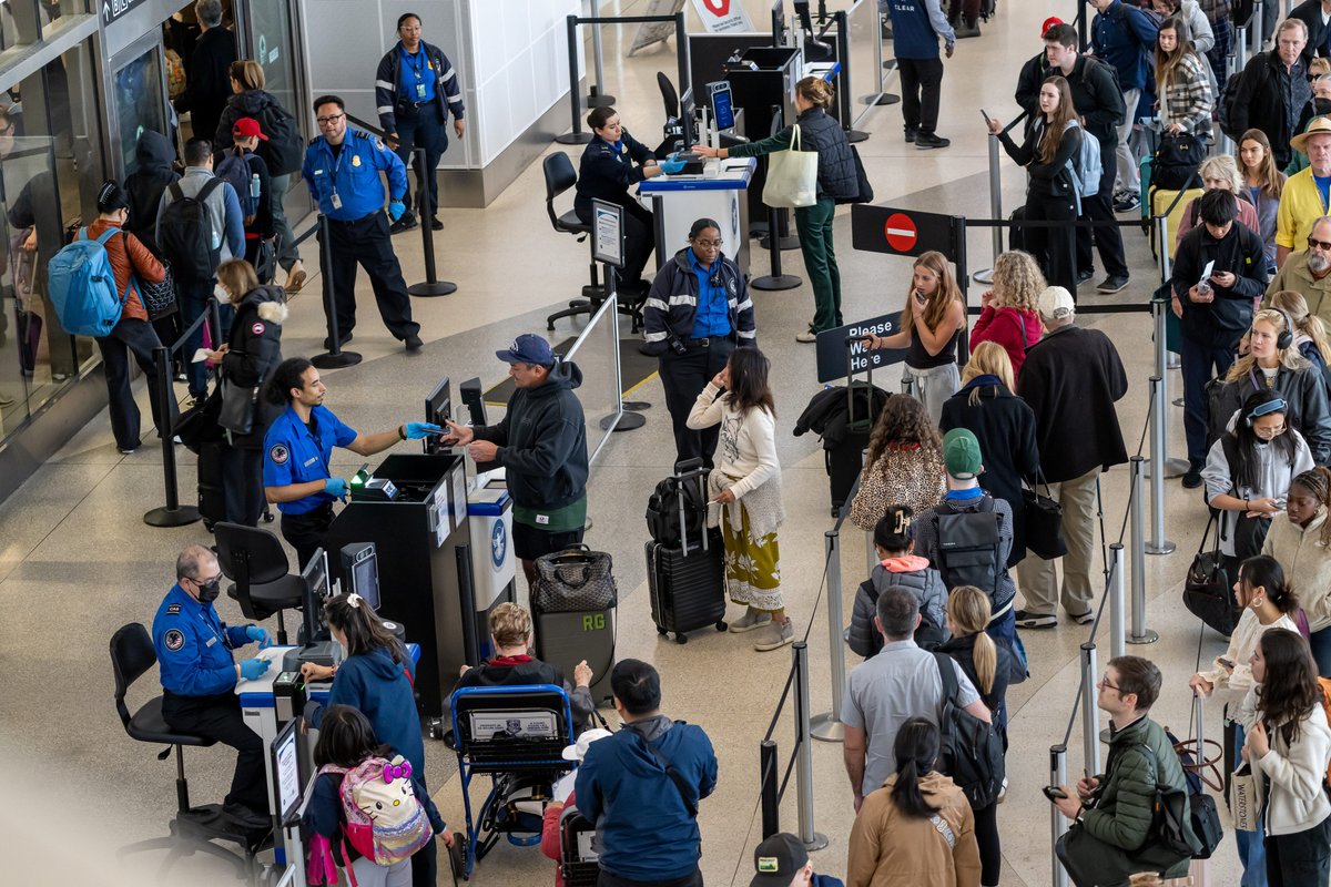 These 20 US airports don't use TSA screeners — and Trump wants more to go private