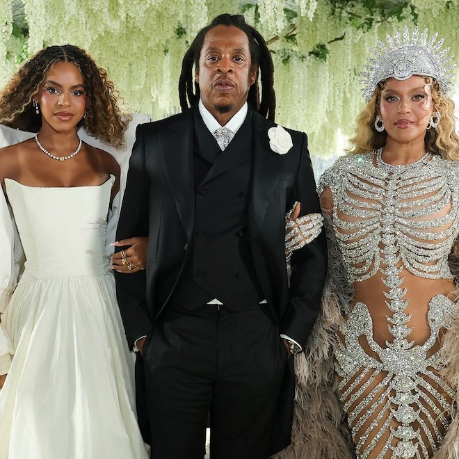 Beyoncé, Blue Ivy Carter Perform: Onstage During Jay-Z’s NYC Concert