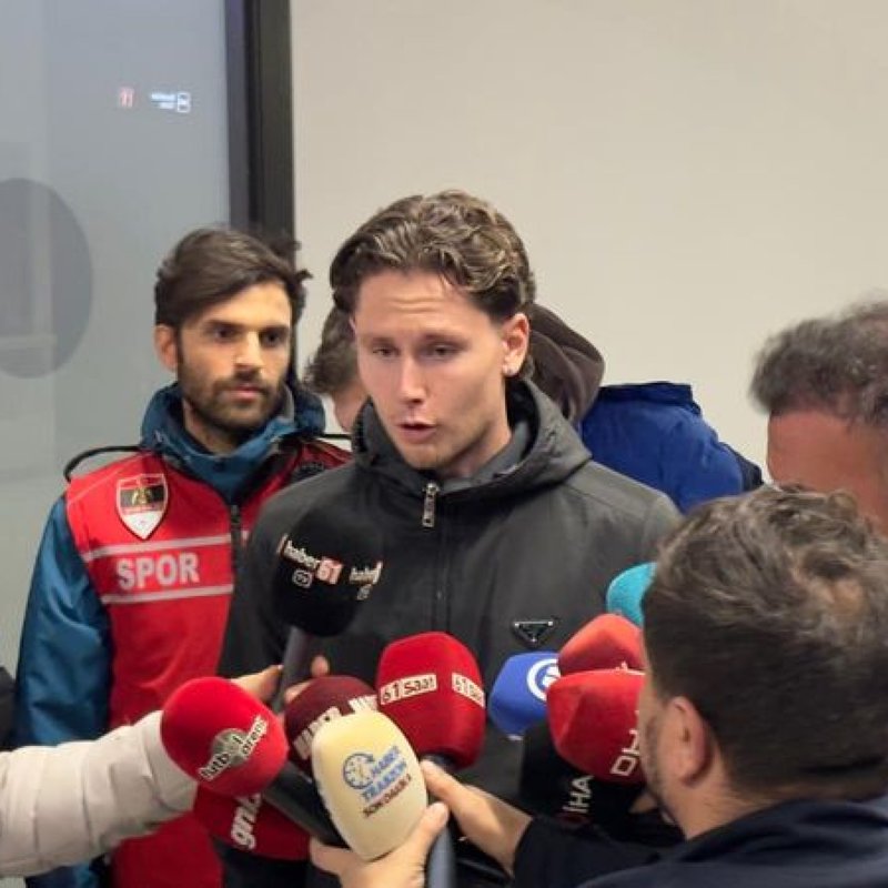 "Trabzonspor'da yer aldığım için mesutum"