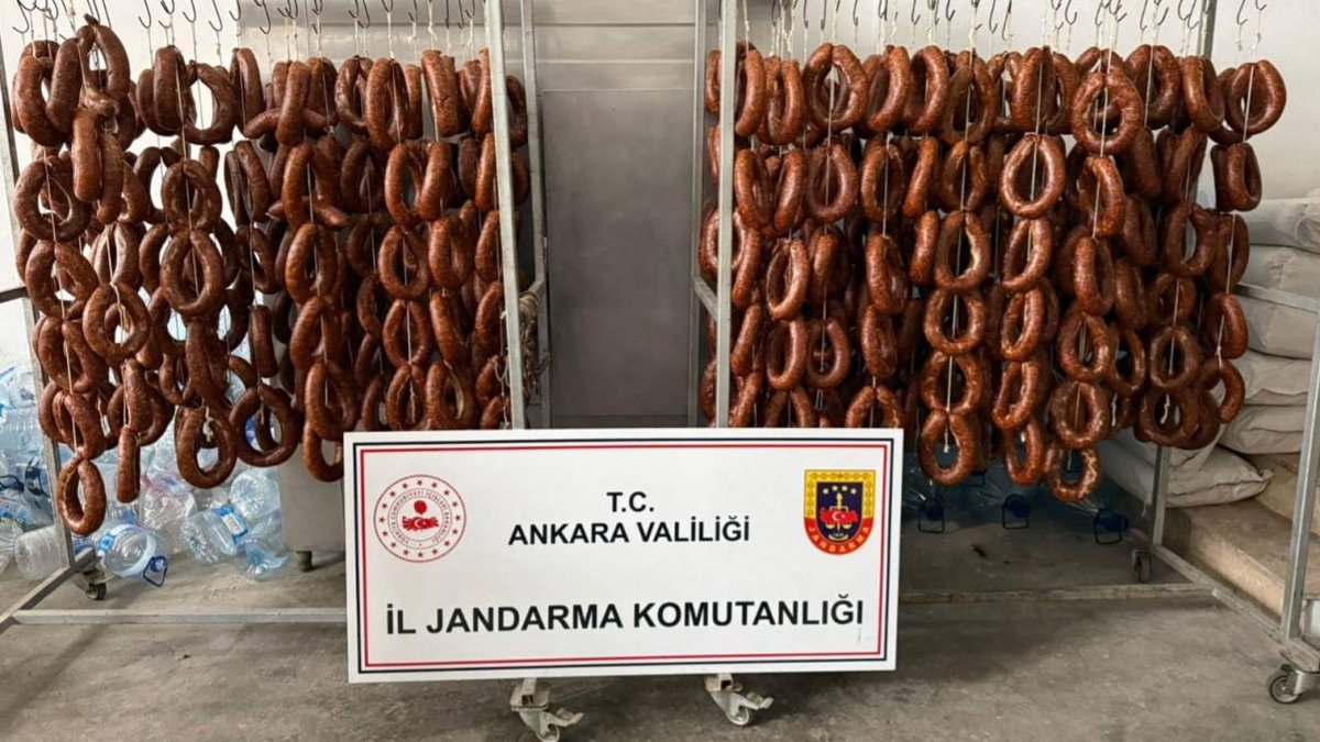 Ankara'da 9,7 milyon lira: değerinde kayıtdışı gıda maddesi bulundu