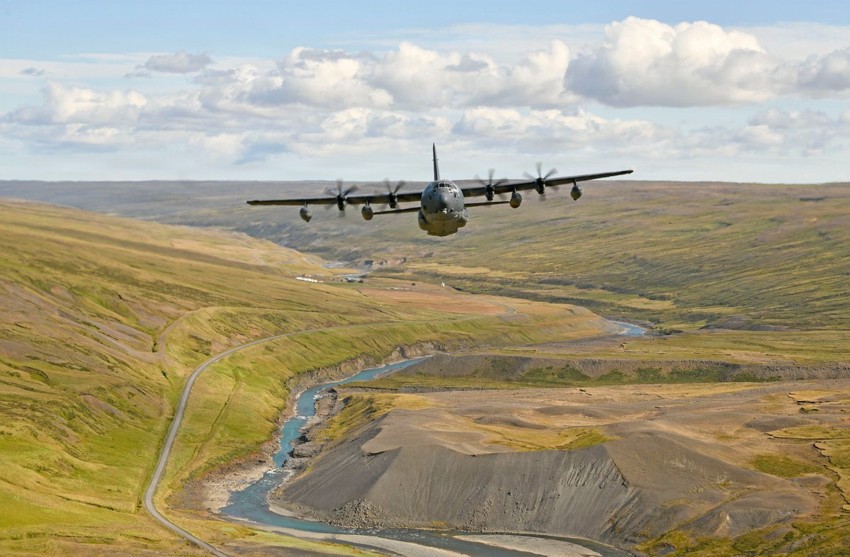 US Air Force special operations forces are eyeing powered gliders to resupply troops far from friendly supply lines