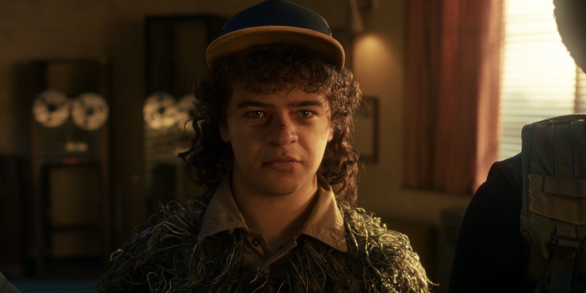 Gaten Matarazzo, Dustin'a veda ederken yaşanan duygusal anları ve 'Stranger Things' finalinin neden doğru bir son olduğunu aktardı.