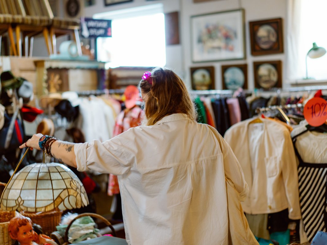 With a family of 6, I have to keep an eye on our: budget. Thrift shopping has helped me furnish our home and buy luxury clothes.