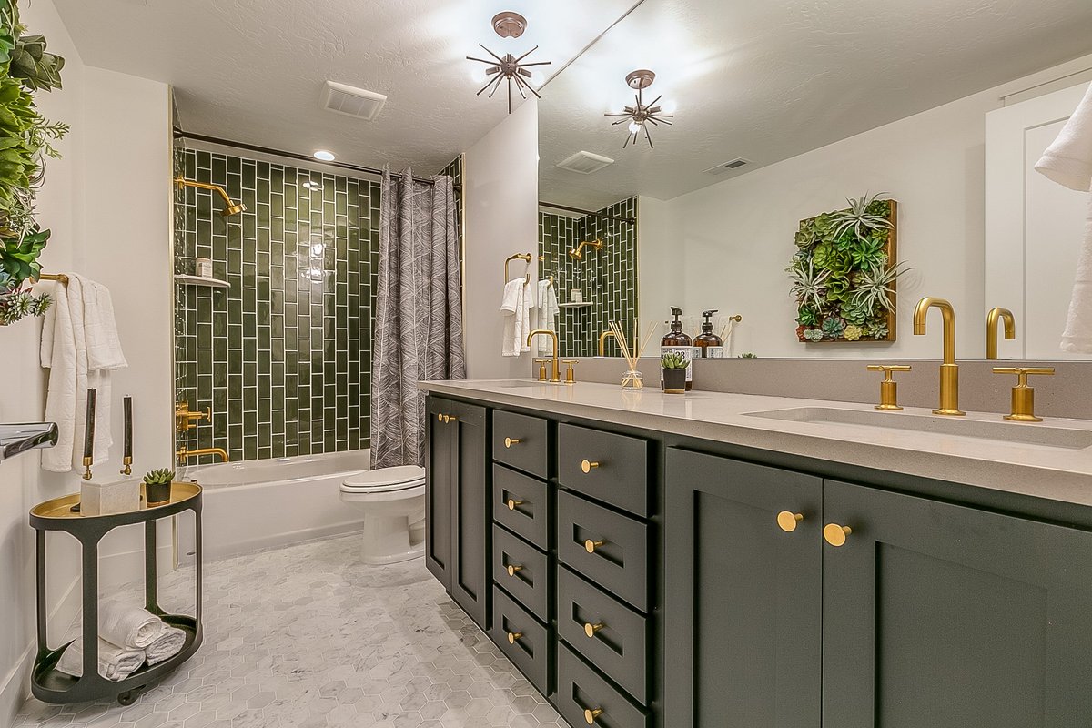 11 things to get rid of in your bathroom, according to interior designers