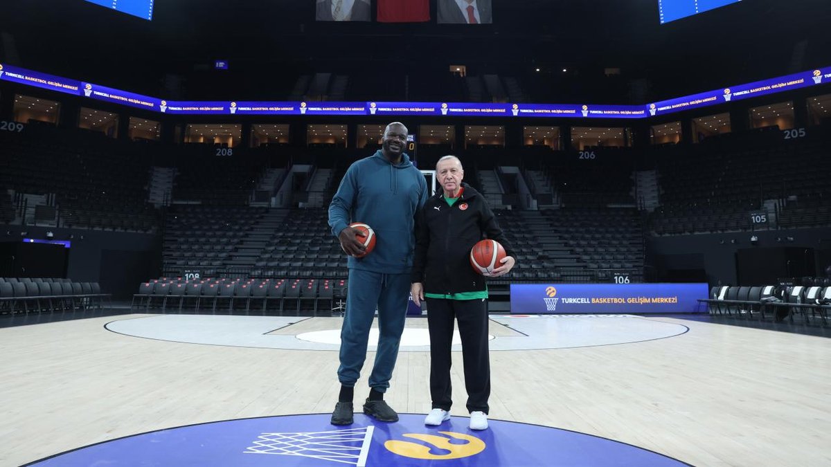 Cumhurbaşkanı Erdoğan, ünlü basketbolcu Shaquille O'Neal ile sahada buluştu