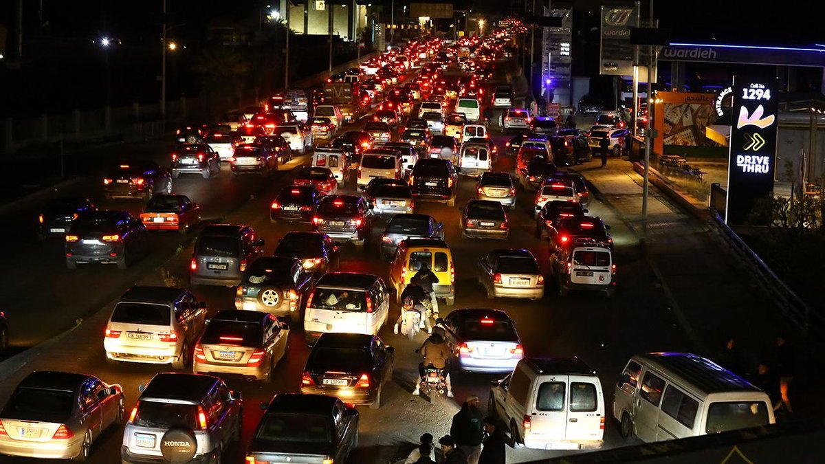 İsrailden Lübnanda tahliye çağrısı: Binlerce kişi göç yolunda