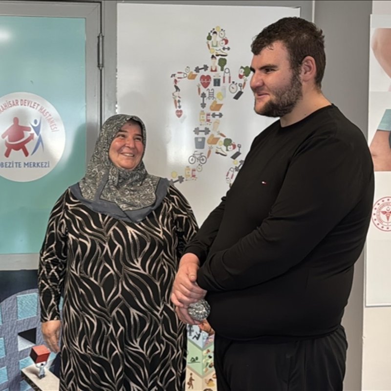 "Atıştırmalıkların rolüyle 198 kiloya ulaştı!: Altı ayda 50 kilo kaybetti"