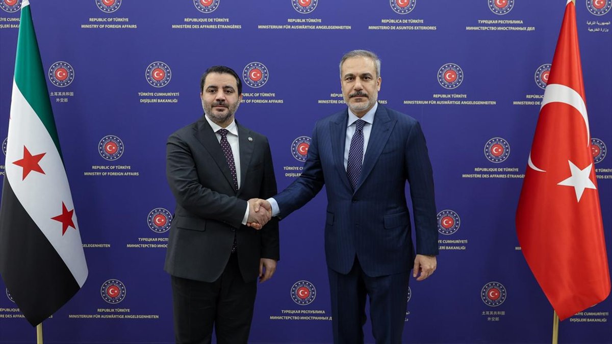 Hakan Fidan, Suriye Dışişleri Bakanı Şeybani ile bir araya geldi.