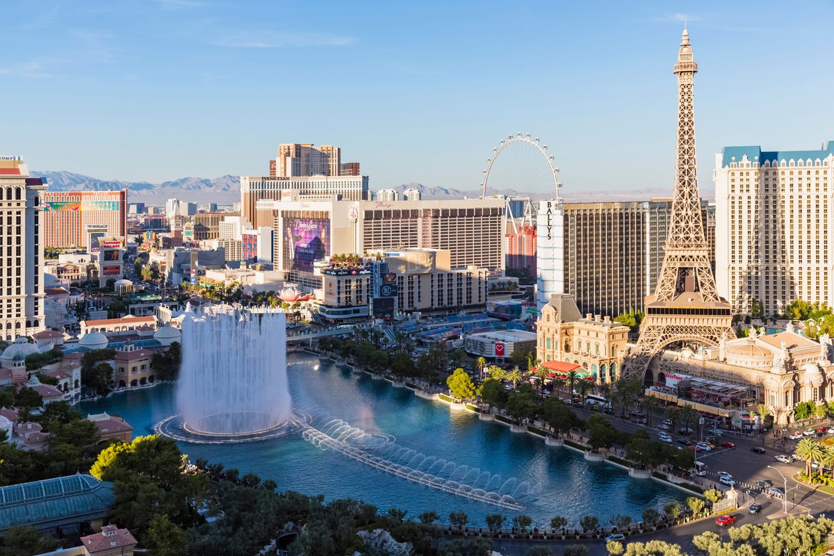 Las Vegas’taki bir gece kulübü, işten çıkarılan otel çalışanlarından yoğun başvuru aldığını duyurdu.