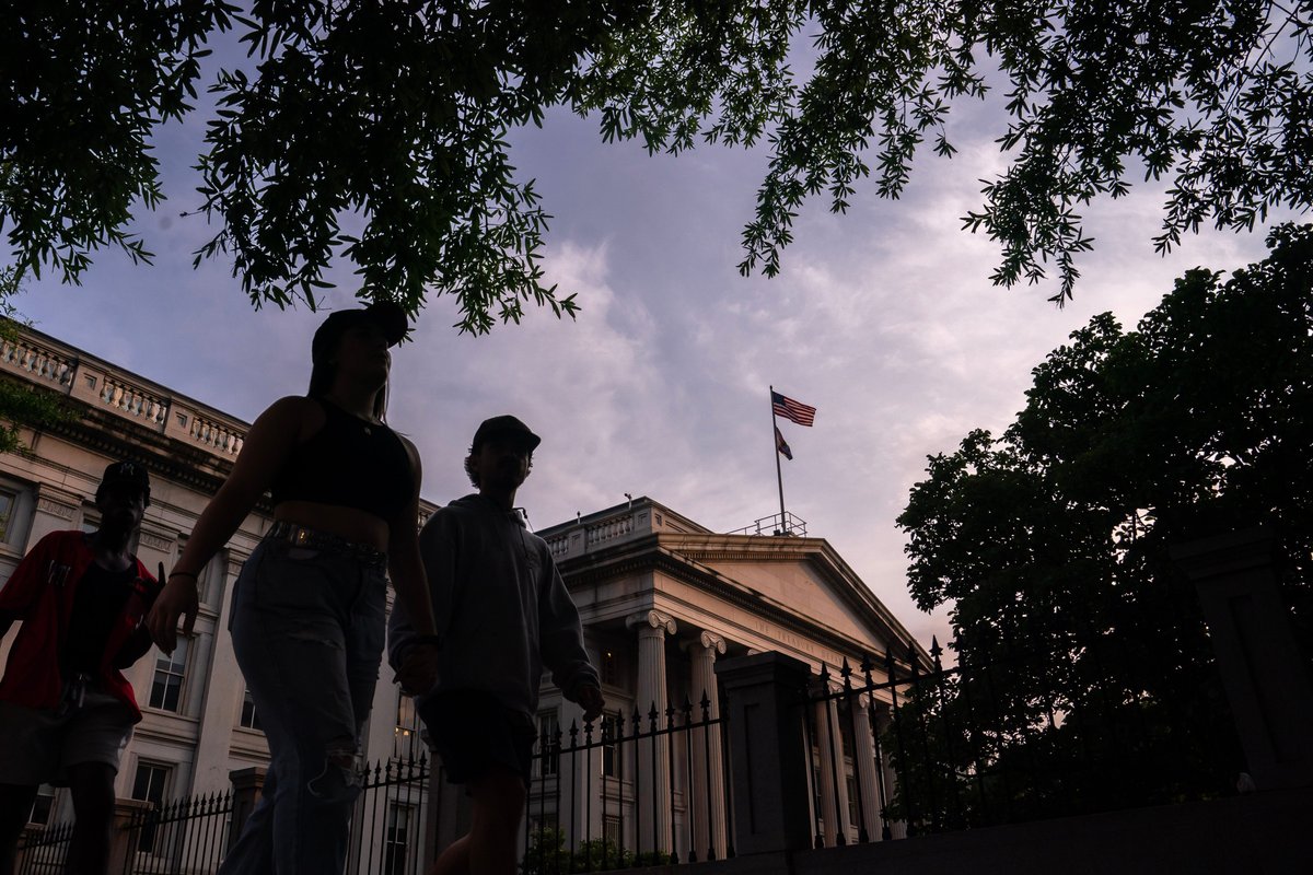 Trump's Treasury is taking over millions of student-loan: accounts. Obama tried this, and it didn't succeed.