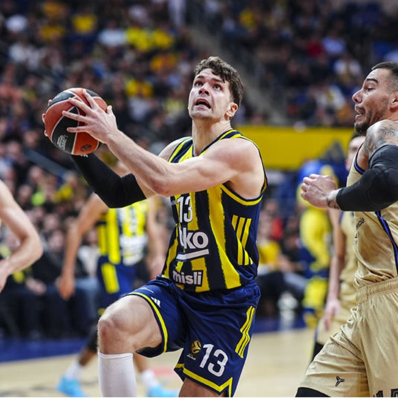 "Fenerbahçe, Barcelona'nın Sahasında!"