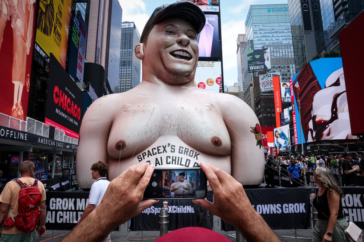 Giant inflatable Elon Musk appears in Times Square one day before SpaceX IPO, with a scathing message for its CEO