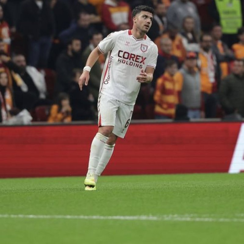 Samsunspor'un futbolcusu Eyüp Aydın, trafik kazası yaşadı!