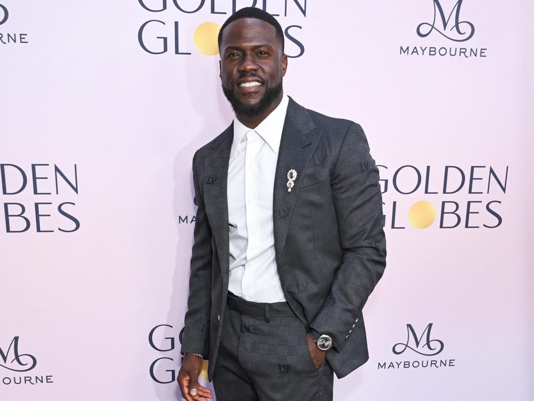 Kevin Hart, profesyonel sporcu gibi antrenman yapıyor; antrenörü ağır kaldırmanın zinde kalmanın sırrı olmadığını belirtiyor.