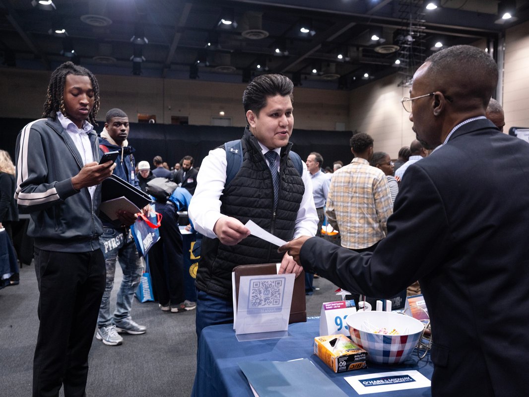 The economy keeps adding jobs.: Many job seekers still feel stuck.