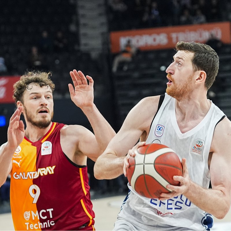 "Anadolu Efes, Galatasaray'ı yenerek galibiyet elde etti!"