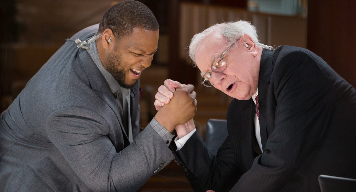 A former NFL player says Warren Buffett taught him: 2 lessons about success that he still follows years later