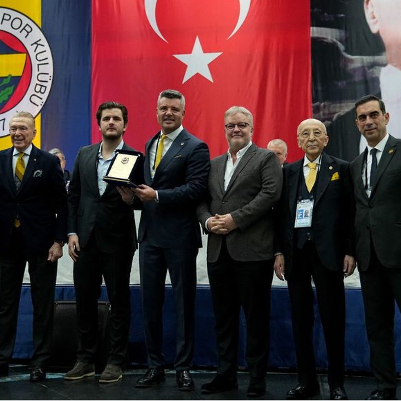 Fenerbahçe, Ali Şen'e 50. Yılı Anısına Plaket Takdim Etti