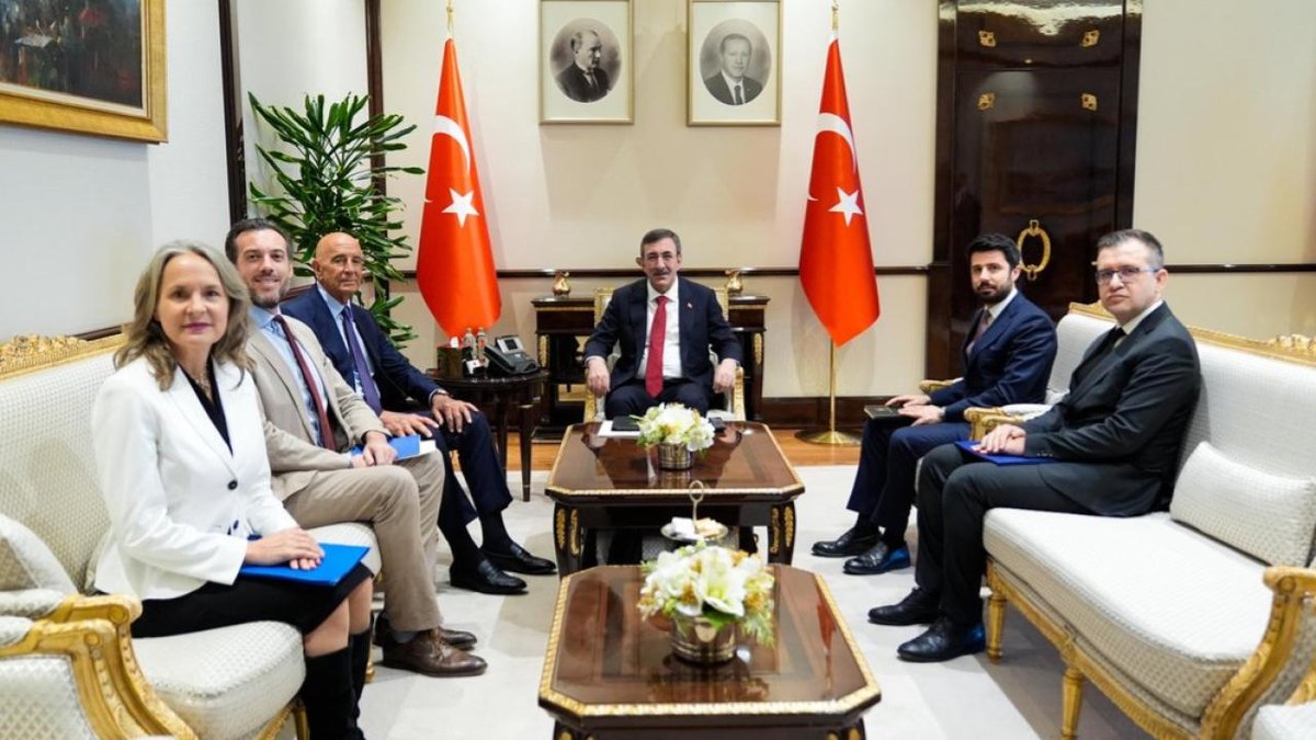 "Yardımcı Yılmaz, ABD Büyükelçisi Barrack ile bir araya geldi"