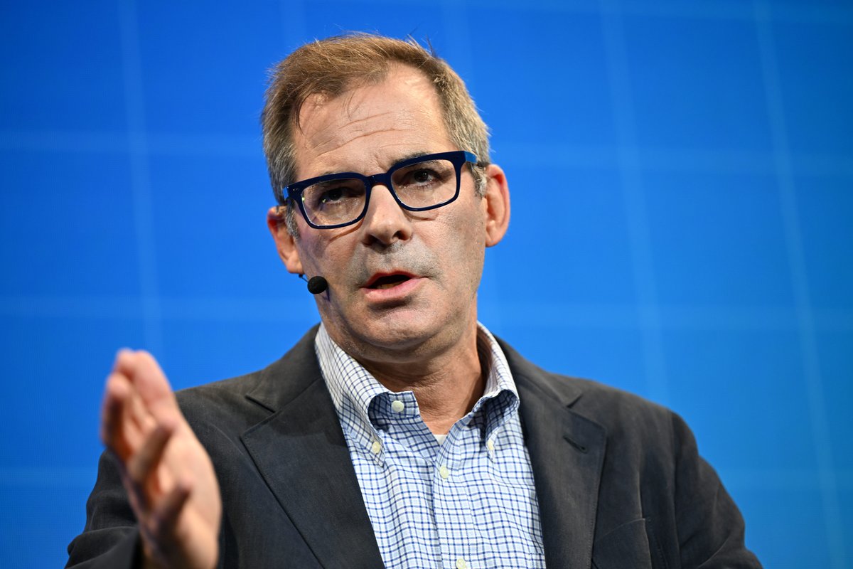 AI infrastructure executives are raking in massive stock windfalls — some are cashing them out