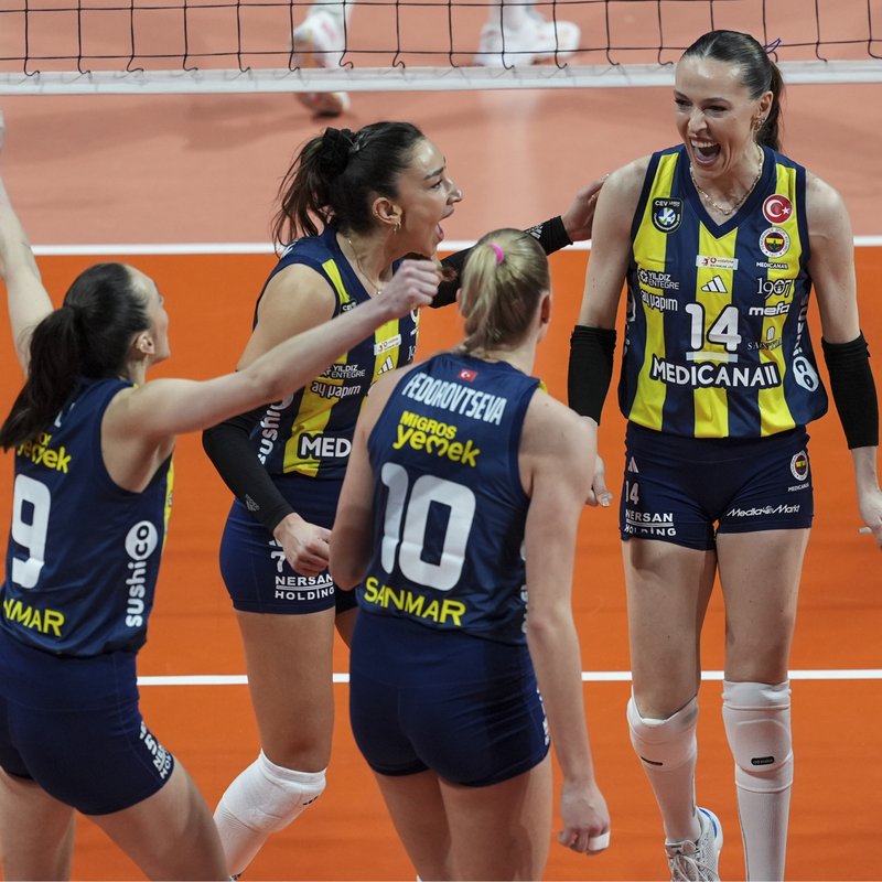 "Sultanlar Ligi'nde oynanan derbiyi Fenerbahçe galip tamamladı!"