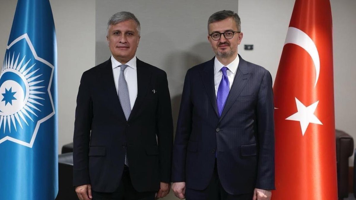 İletişim Başkanı Duran, TDT Genel Sekreter Yardımcısı Kocaman ile bir araya geldi
