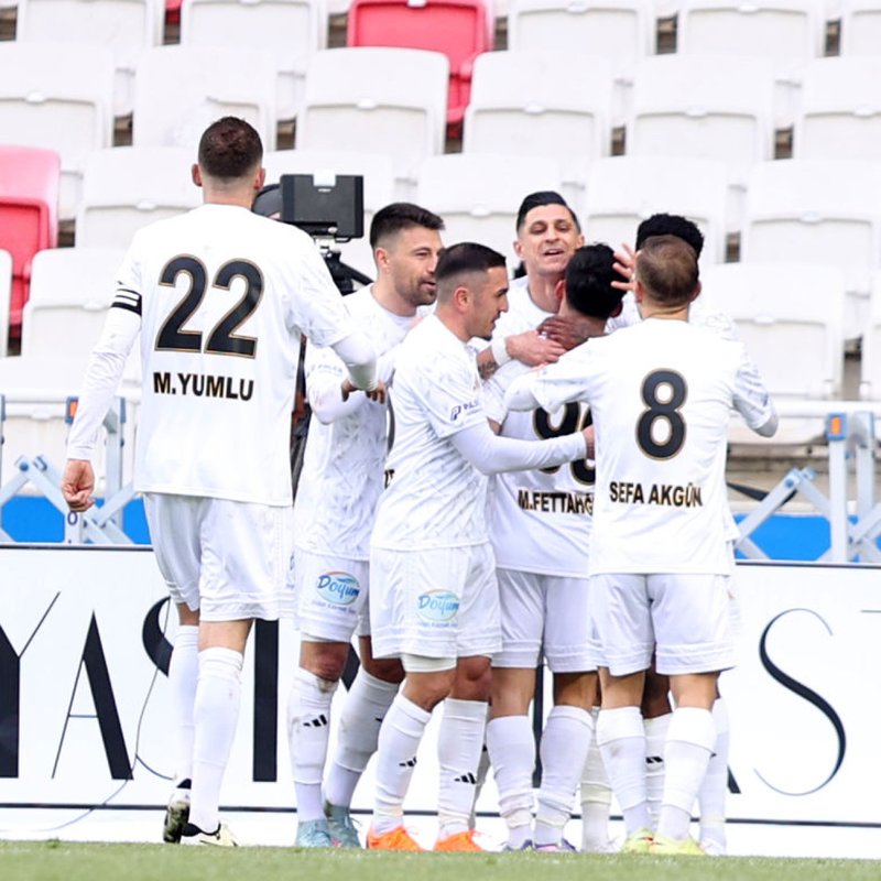 "Erzurumspor FK, iki gol atarak üç puanı hanesine yazdırdı!"