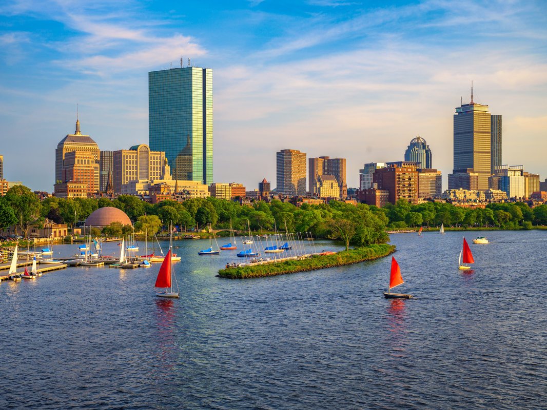 I've lived in the Boston area for 14 years. Here are 5 things that live up to the hype and 2 I tell first-timers to skip.