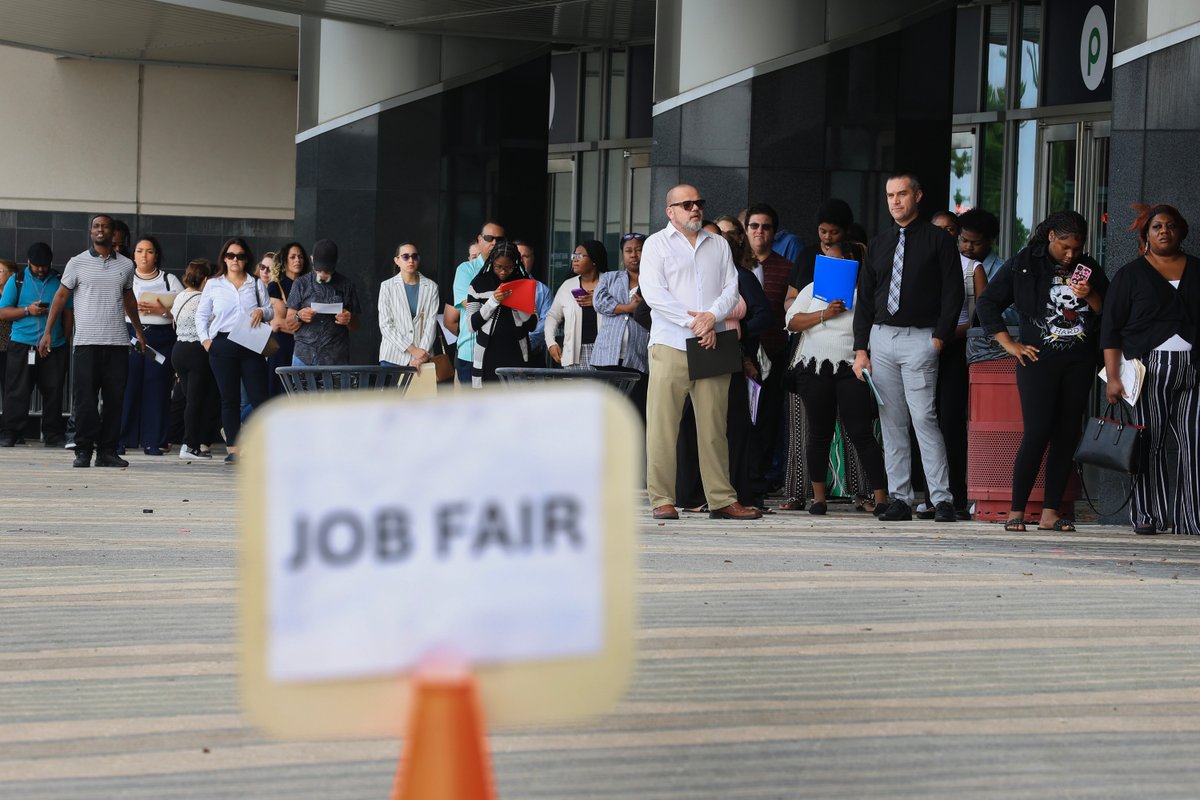 Dallas Fed says 'older, experienced workers' likely have less cause for concern about AI job displacement