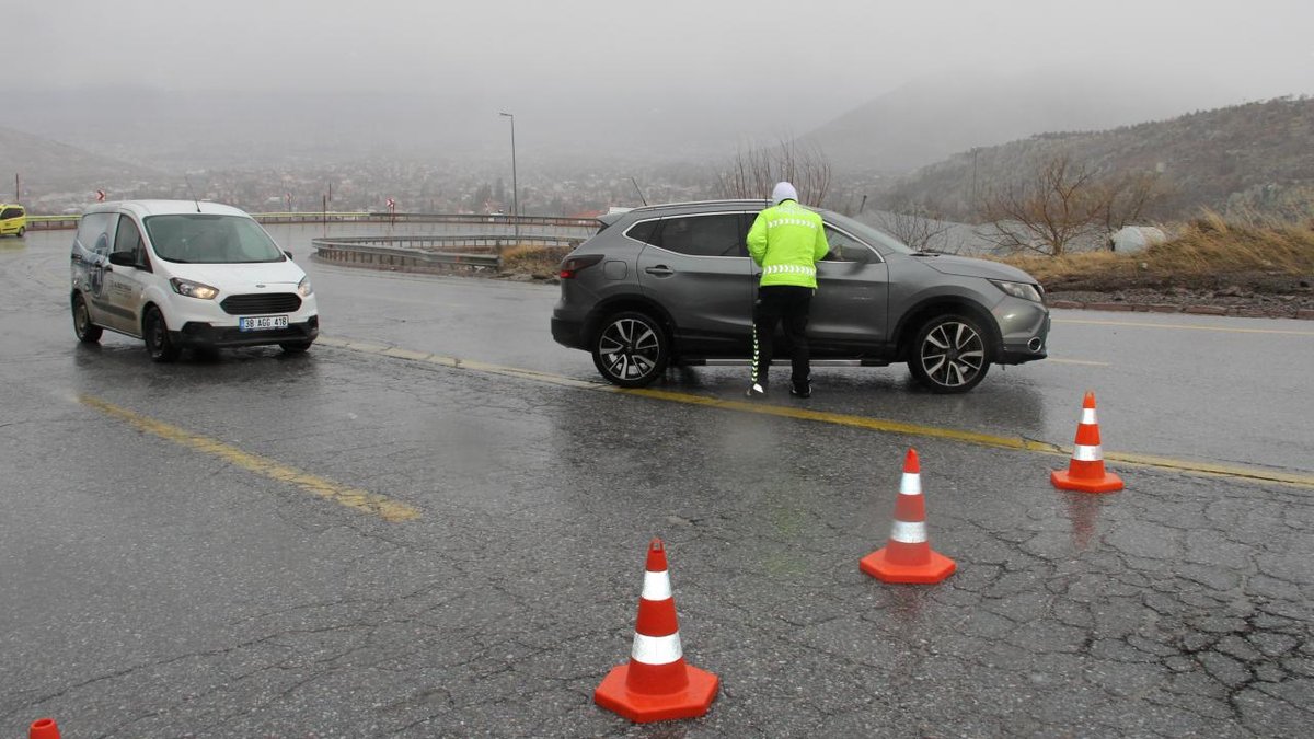 "Kayseri-Malatya karayolu yeniden trafiğe açıldı"