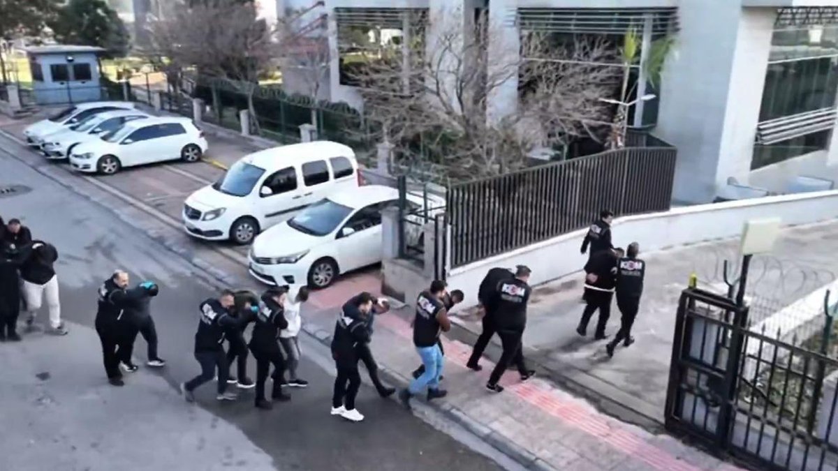 "Barış Turgut'un liderliğindeki çete çökertildi: On yedi kişi yakalandı"