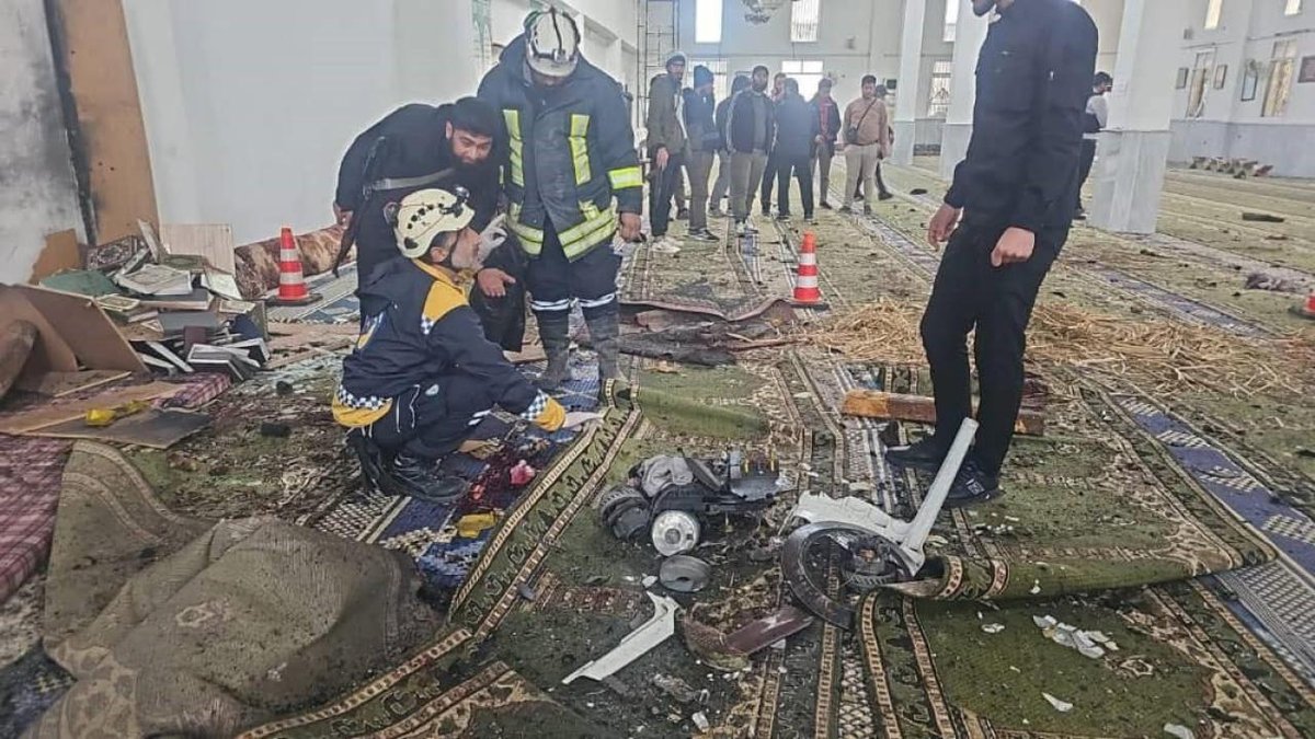 "Suriye'deki bir camide meydana gelen patlamada sekiz kişi yaşamını yitirdi"
