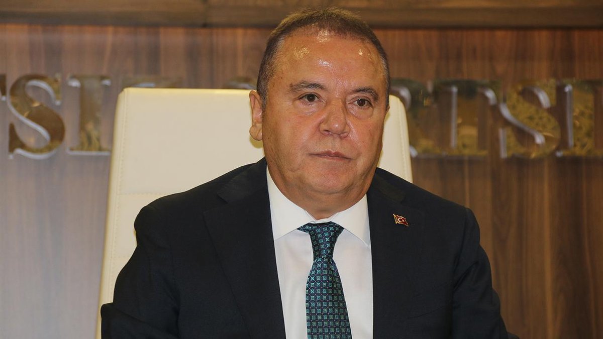 İBB'ye yönelik yolsuzluk soruşturmasında Muhittin Böcek'in 2 şoförü tutuklandı