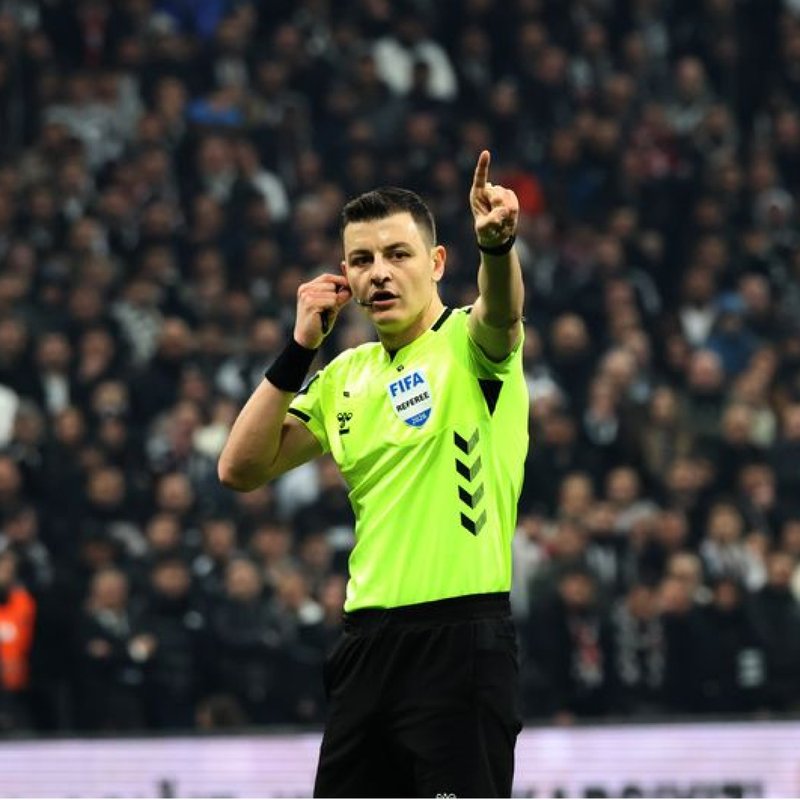 "İki kırmızı kartı atladı!"