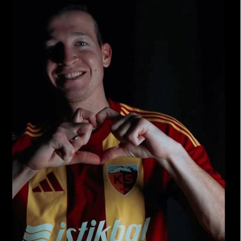 "Kayserispor'a Rus futbolcu transferi gerçekleşti!"