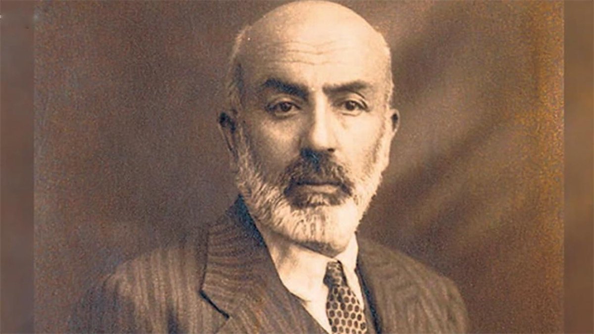 "Bir dava insanı: Mehmet Akif Ersoy'un Hayatı ve Mücadelesi"