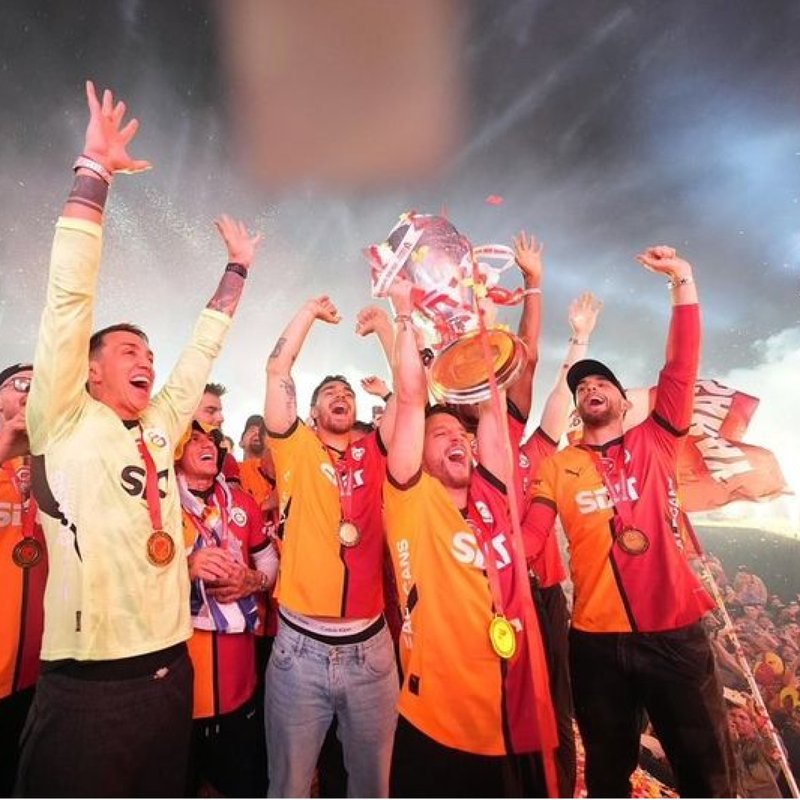 "Galatasaray, 2025'te büyük başarılar elde etti!"