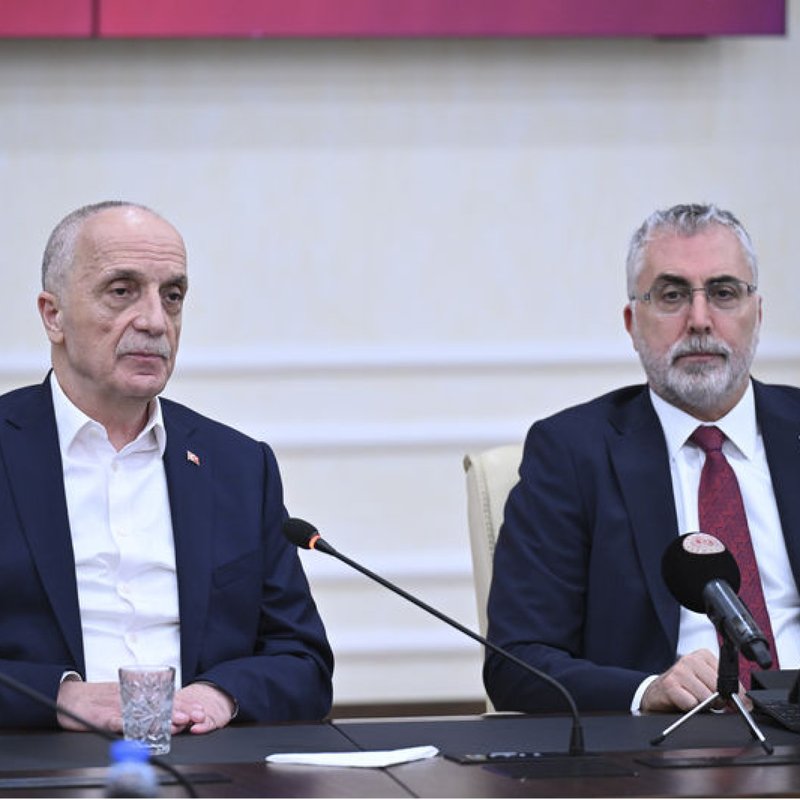 "Bakan Işıkhan, Türk-İş Başkanı Atalay ile toplantı yapıyor"