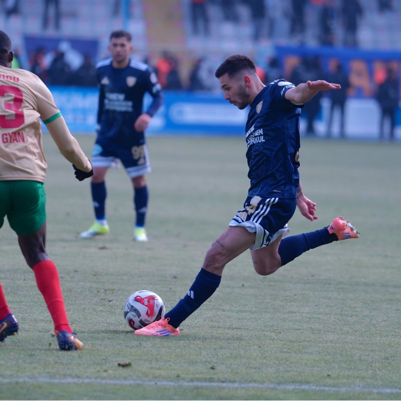 "Erzurumspor, Amedspor'u İki Gol Farkla Yendi!"