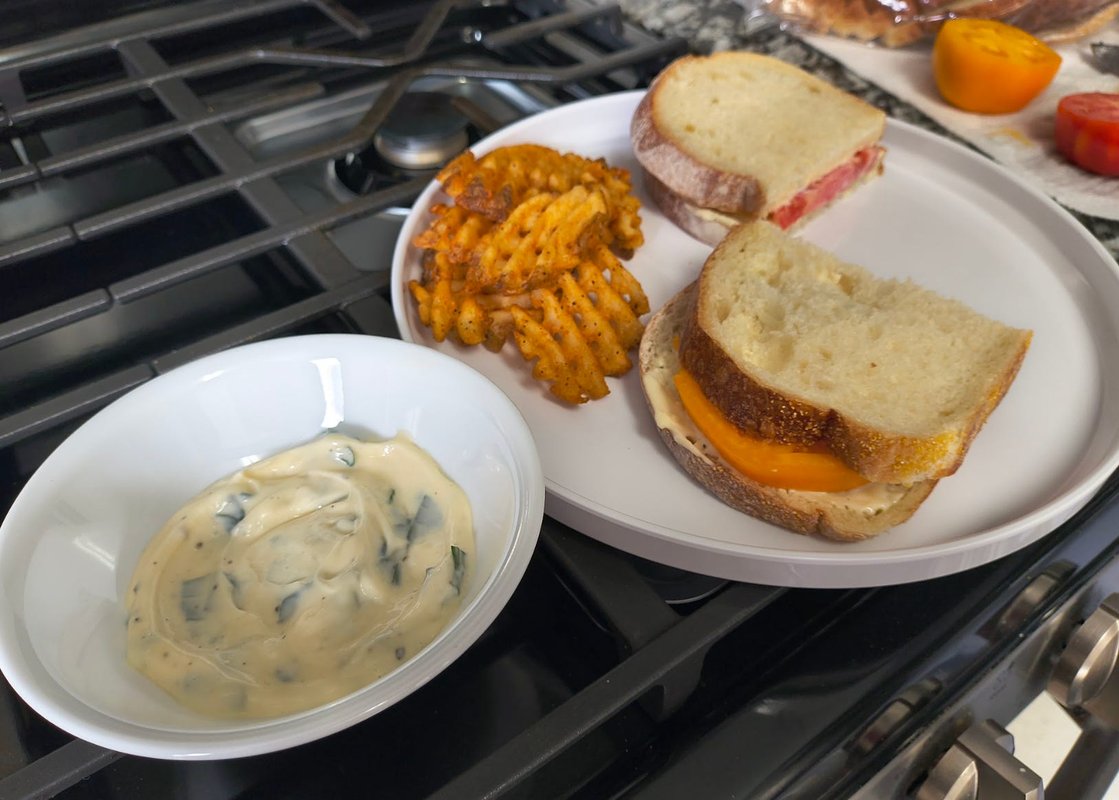 I tried Ina Garten's tomato sandwich recipe — and: found it to be the perfect easy summer lunch