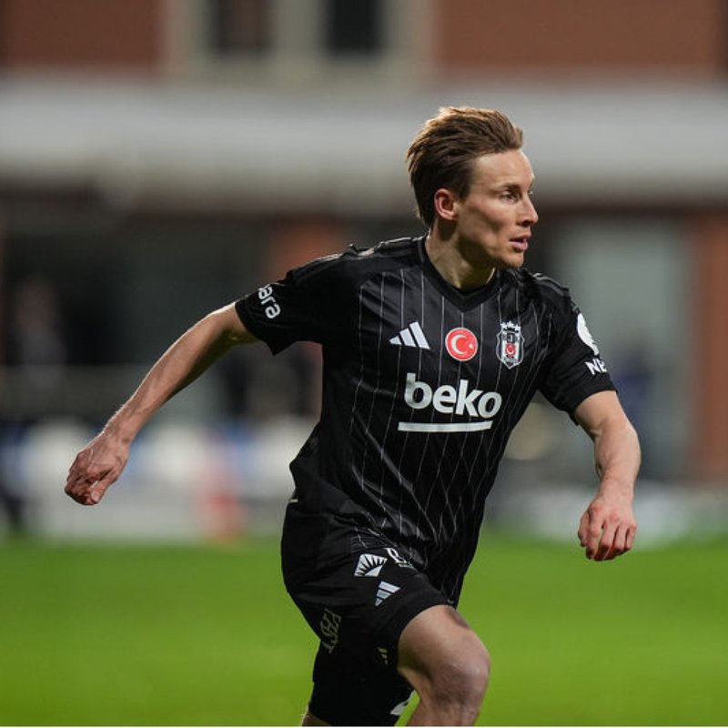 Beşiktaş'tan ayrılıp memleketine geri döndü