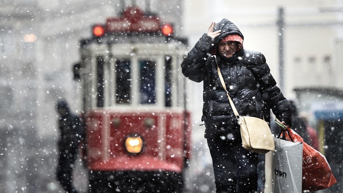"İstanbul'da kar yağışı ve soğuk: hava için dikkat edilmesi gerekenler"