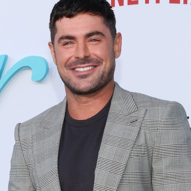 Zac Efron, Patriots ve Texans: Maçında Nadir Bir Kamu Görüşmesi Gerçekleştirdi