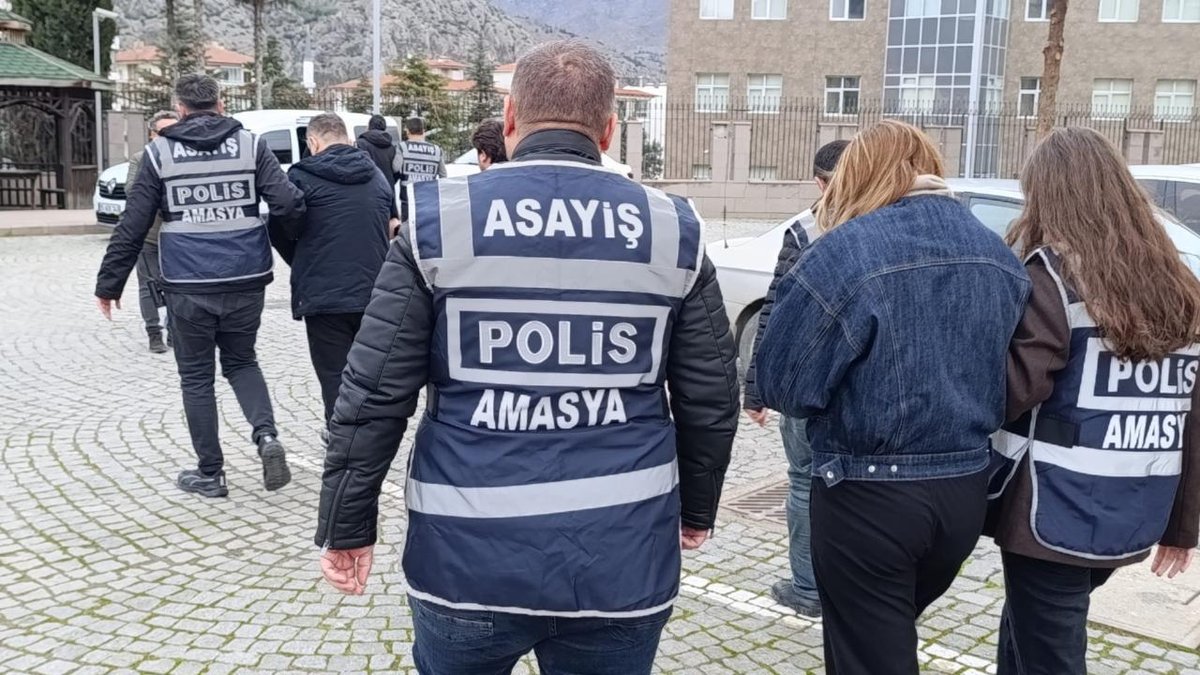 Kredi kartı bilgilerini kopyalayarak: 2,1 milyon lira dolandırmışlar