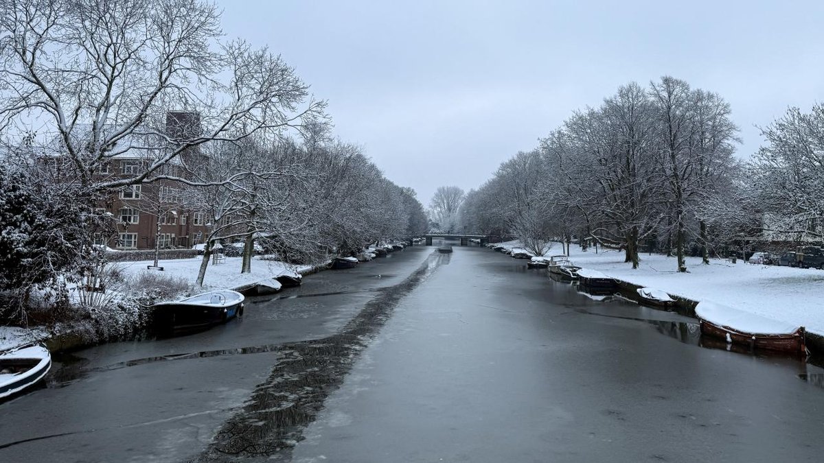 "Hollanda'da hava trafiği durdu: Bin 50 sefer iptal edildi"