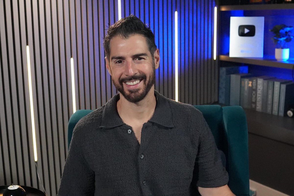 I went on 'Survivor' over 20 years ago. Here's how I turned talking about it into a podcast empire and my full-time job.