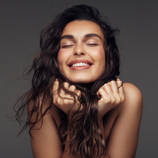 These Are the Most Flattering Hairstyles & Cuts for Square Faces